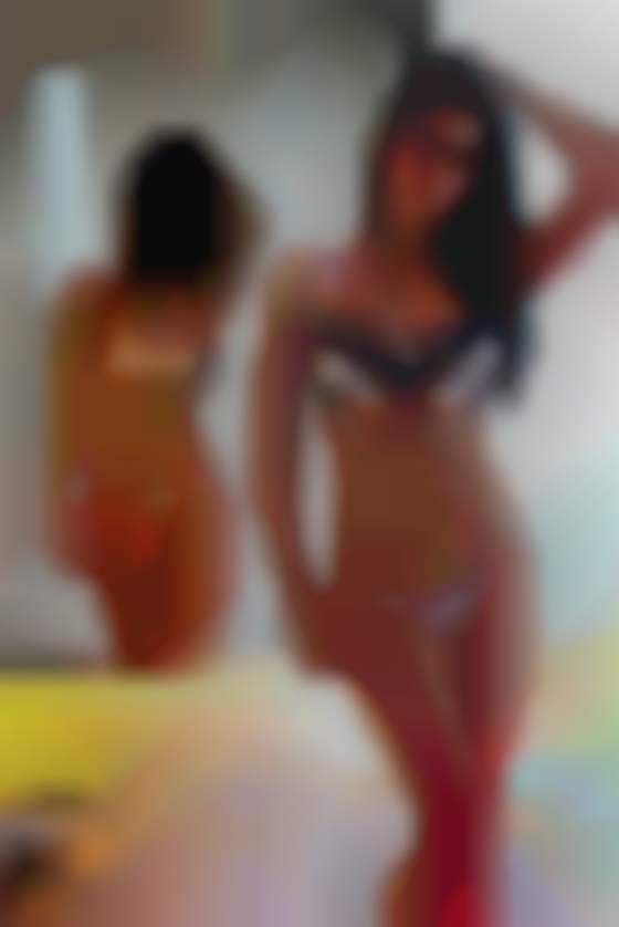 Bikinis naked and nude beaches in Dumas.