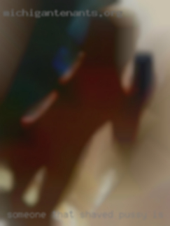 Someone that shaved pussy is discreet.